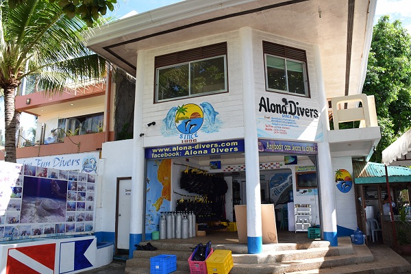 Alona Divers am Alona Beach